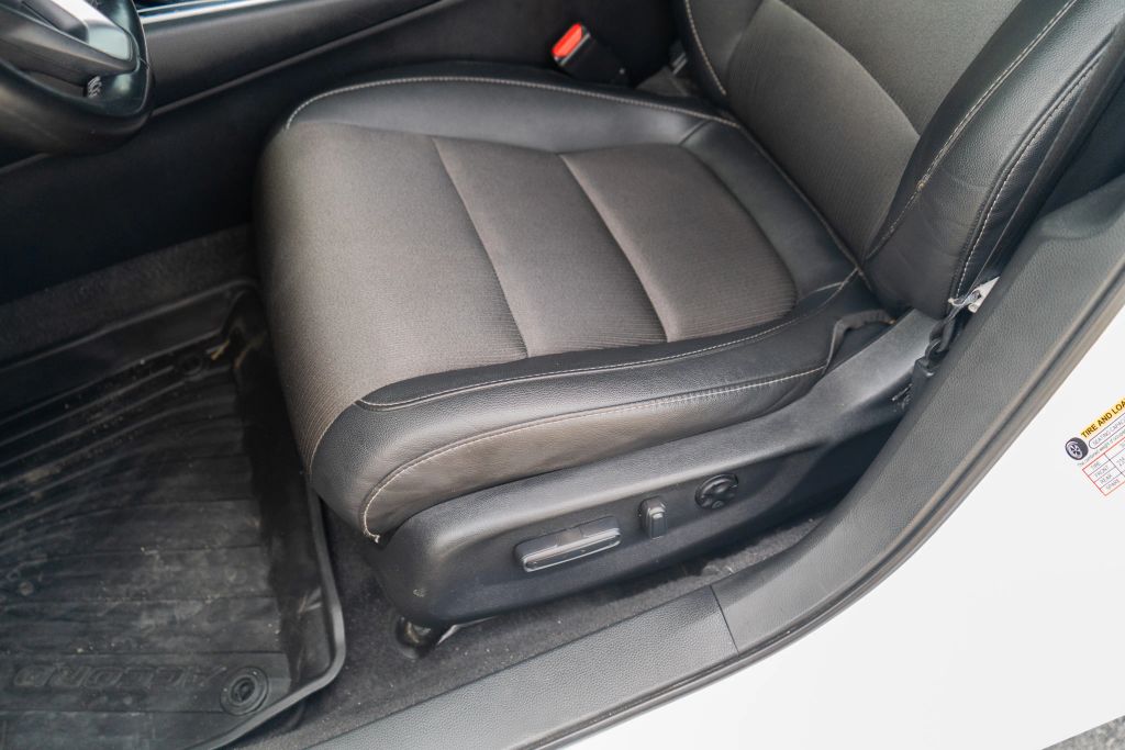 
								2020 Honda Accord Sport Sedan 4D full									