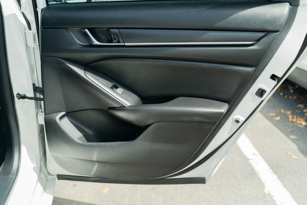 
								2020 Honda Accord Sport Sedan 4D full									