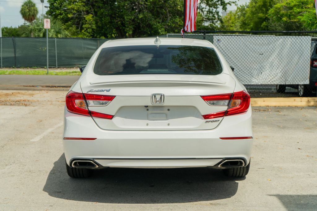 
								2020 Honda Accord Sport Sedan 4D full									