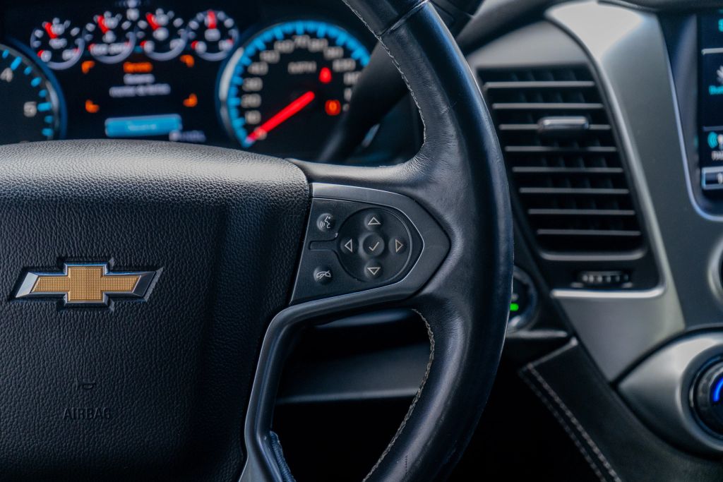 
								2017 Chevrolet Suburban LT Sport Utility 4D full									