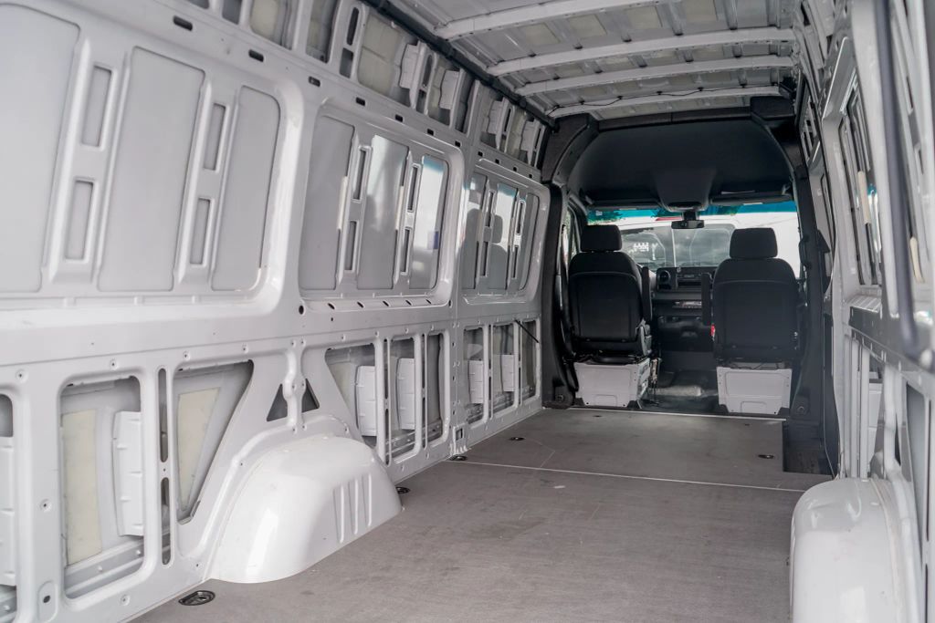 
								2023 Mercedes-Benz Sprinter 2500 Cargo High Roof w/170  WB Van 3D full									