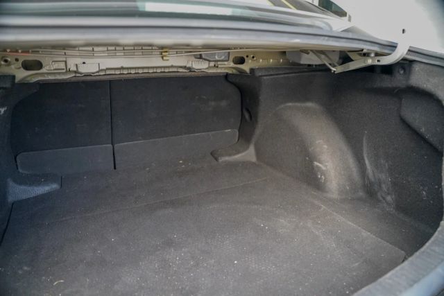 
								2021 Toyota Corolla LE Sedan 4D full									