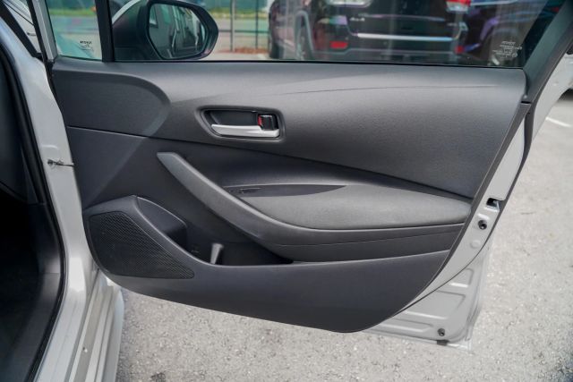 
								2021 Toyota Corolla LE Sedan 4D full									