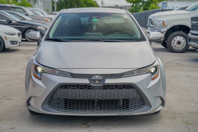 
								2021 Toyota Corolla LE Sedan 4D full									