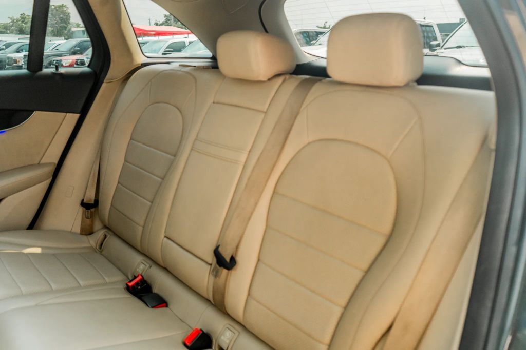 
								2020 Mercedes-Benz GLC GLC 300 Sport Utility 4D full									