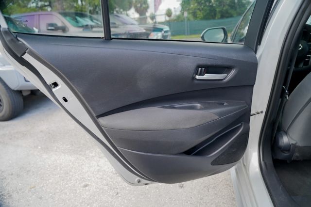 
								2021 Toyota Corolla LE Sedan 4D full									