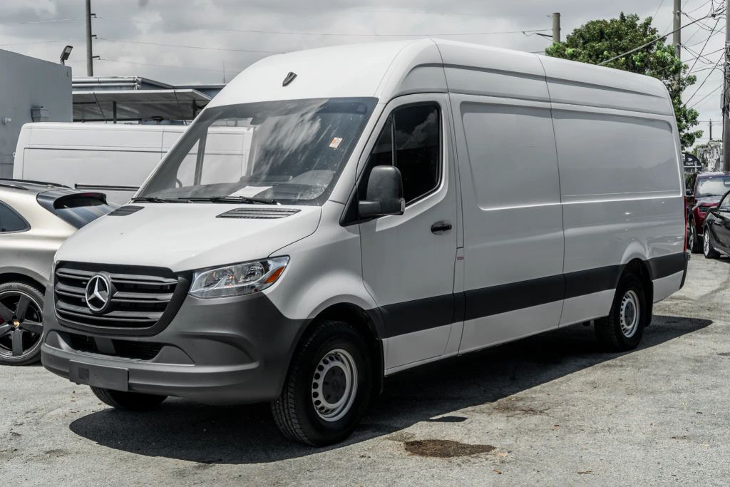 
								2023 Mercedes-Benz Sprinter 2500 Cargo High Roof w/170  WB Van 3D full									