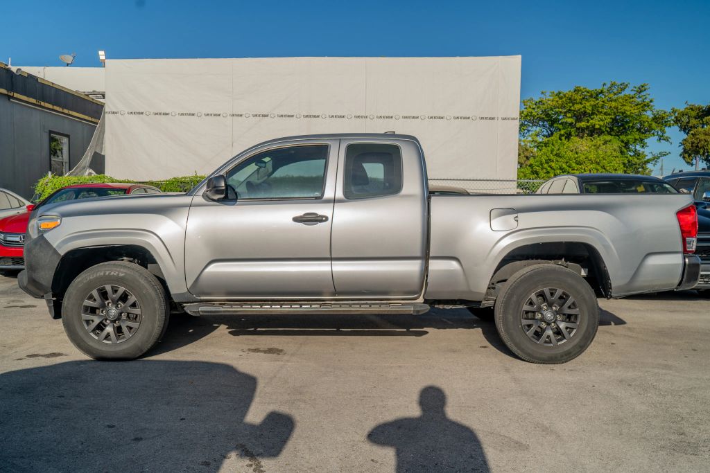 
								2017 Toyota Tacoma Access Cab SR Pickup 4D 6 ft full									
