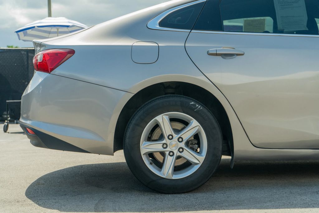 
								2022 Chevrolet Malibu LS Sedan 4D full									