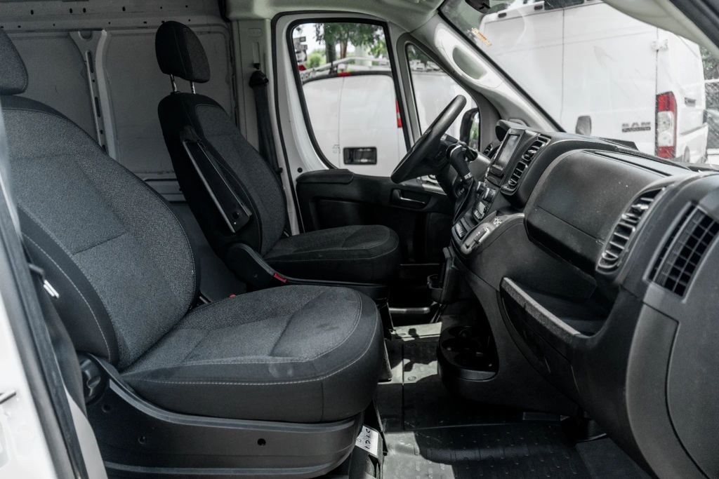 
								2022 Ram ProMaster Cargo Van 2500 High Roof Van 3D full									