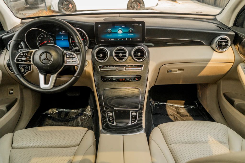 
								2020 Mercedes-Benz GLC GLC 300 Sport Utility 4D full									