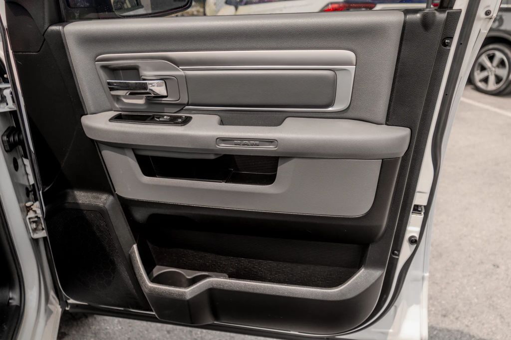 
								2014 Ram 1500 Crew Cab Big Horn Pickup 4D 6 1/3 ft full									