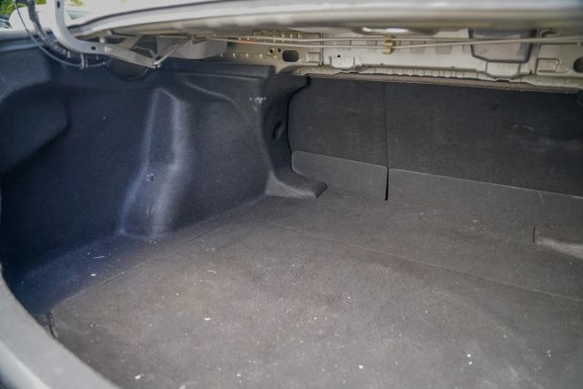 
								2021 Toyota Corolla LE Sedan 4D full									