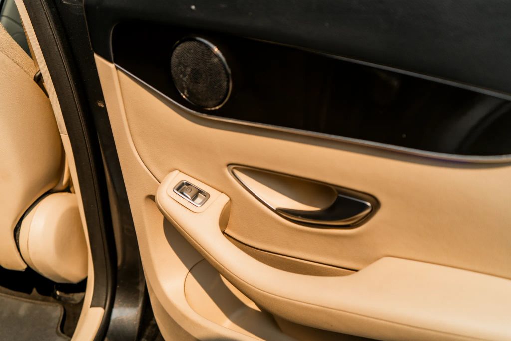 
								2020 Mercedes-Benz GLC GLC 300 Sport Utility 4D full									