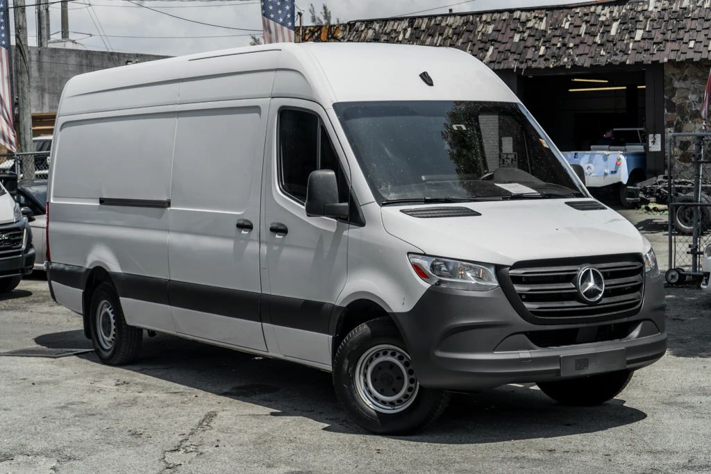 
								2023 Mercedes-Benz Sprinter 2500 Cargo High Roof w/170  WB Van 3D full									