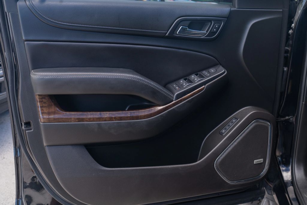 
								2017 Chevrolet Suburban LT Sport Utility 4D full									