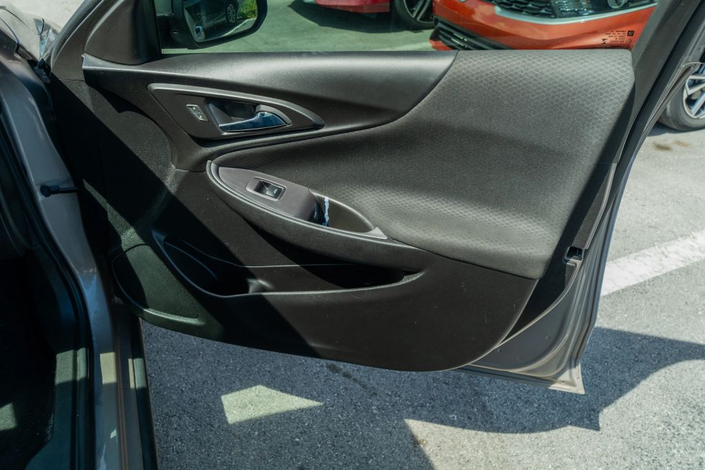 
								2022 Chevrolet Malibu LS Sedan 4D full									