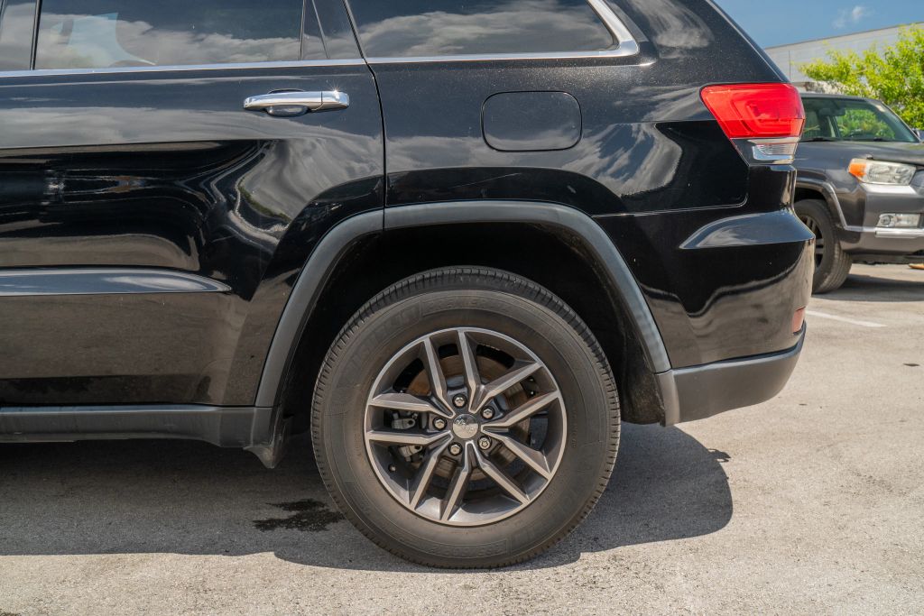 
								2018 Jeep Grand Cherokee Limited Sport Utility 4D full									