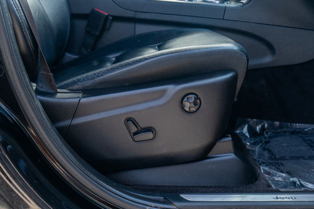 
								2018 Jeep Grand Cherokee Limited Sport Utility 4D full									