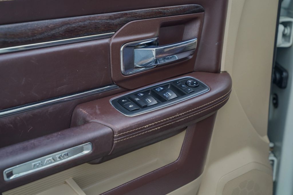 
								2018 Ram 3500 Crew Cab Laramie Longhorn Pickup 4D 8 ft full									