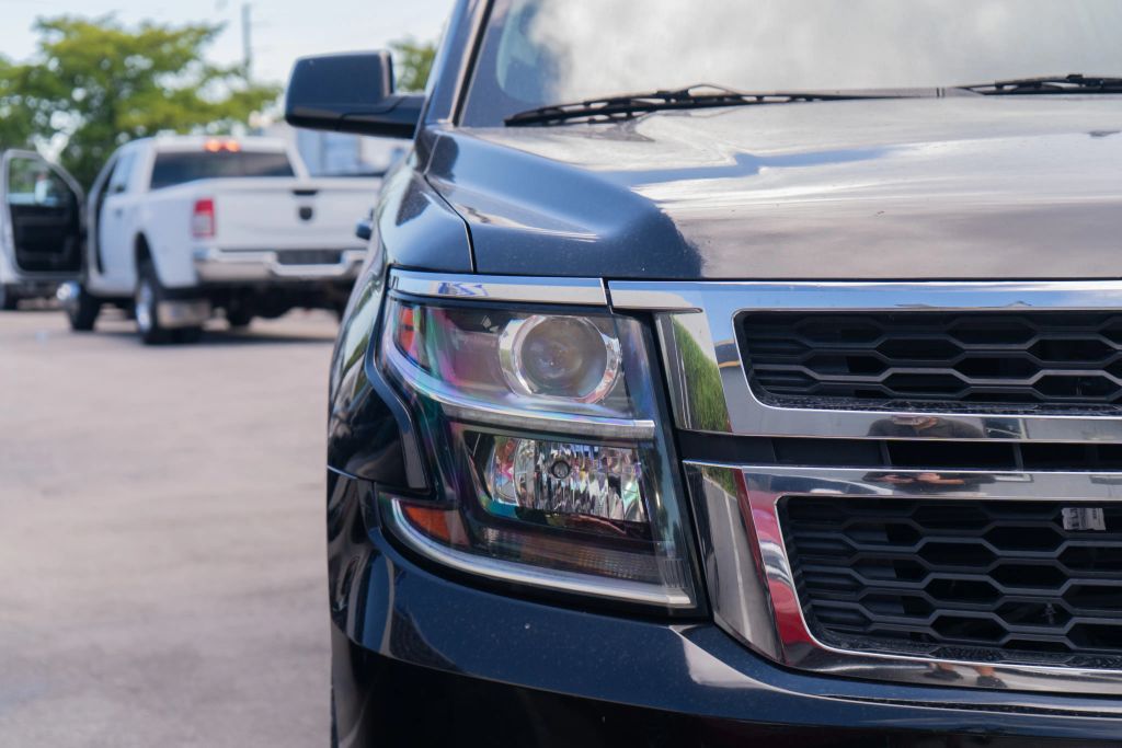 
								2017 Chevrolet Suburban LT Sport Utility 4D full									