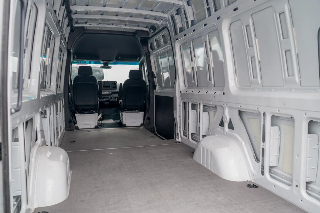 
								2023 Mercedes-Benz Sprinter 2500 Cargo High Roof w/170  WB Van 3D full									