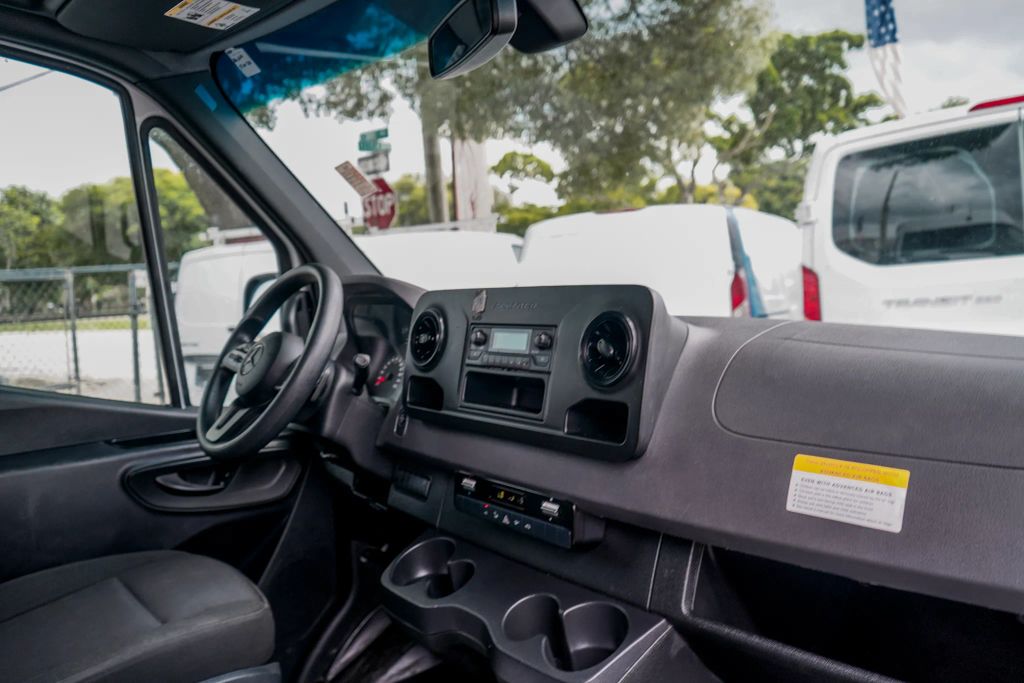 
								2023 Mercedes-Benz Sprinter 2500 Cargo High Roof w/170  WB Van 3D full									