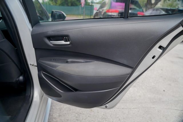 
								2021 Toyota Corolla LE Sedan 4D full									