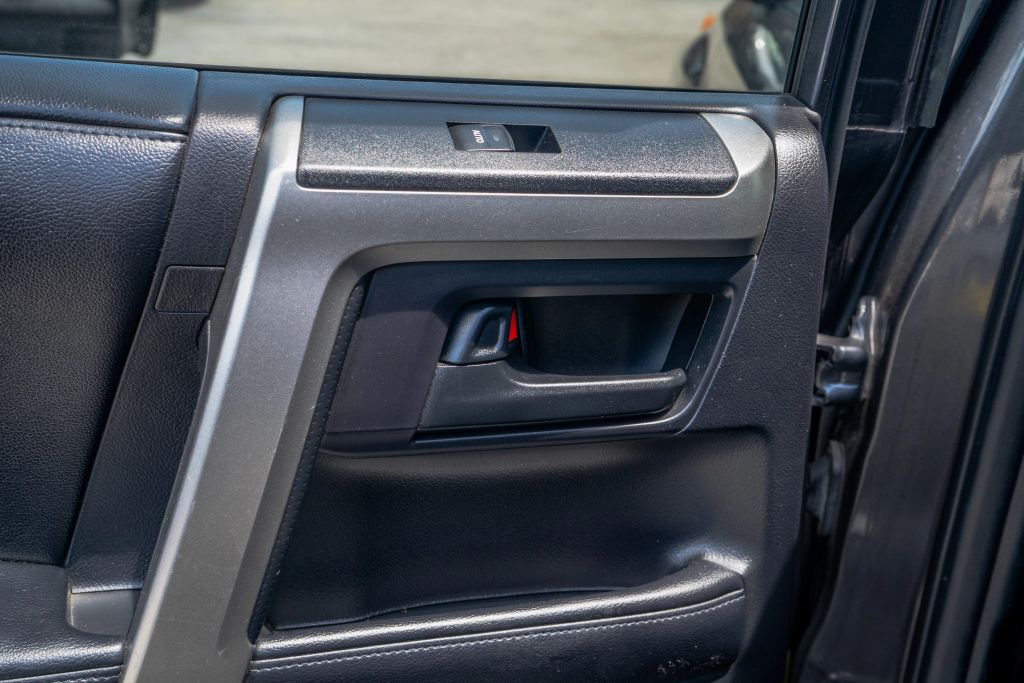 
								2012 Toyota 4Runner Limited Sport Utility 4D full									