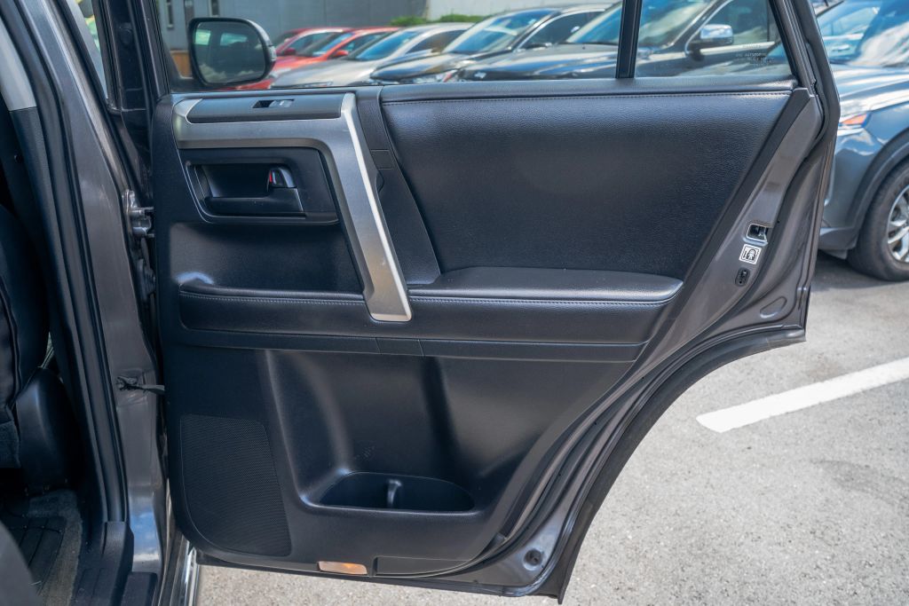 
								2012 Toyota 4Runner Limited Sport Utility 4D full									