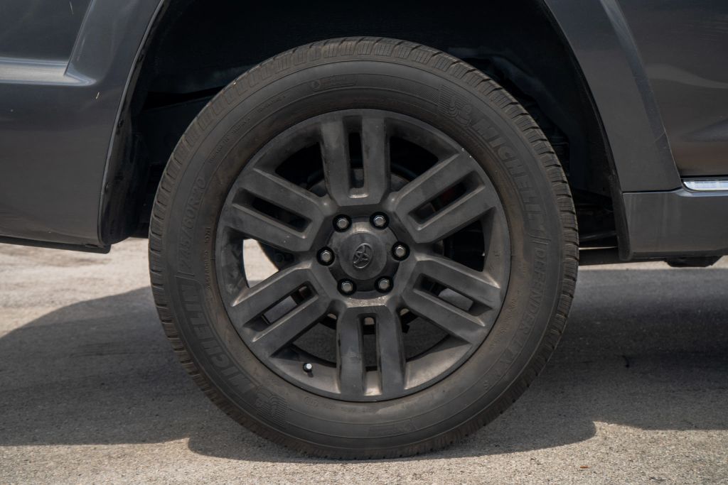 
								2012 Toyota 4Runner Limited Sport Utility 4D full									