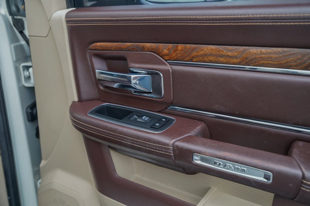 
								2018 Ram 3500 Crew Cab Laramie Longhorn Pickup 4D 8 ft full									