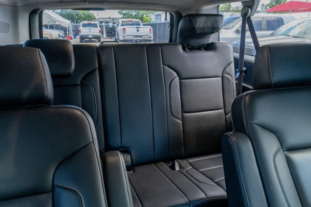 
								2017 Chevrolet Suburban LT Sport Utility 4D full									