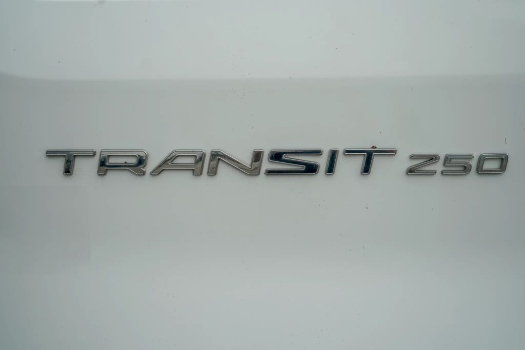 
								2017 Ford Transit 250 Van Low Roof w/60/40 Side Door w/RWB Van 3D full									