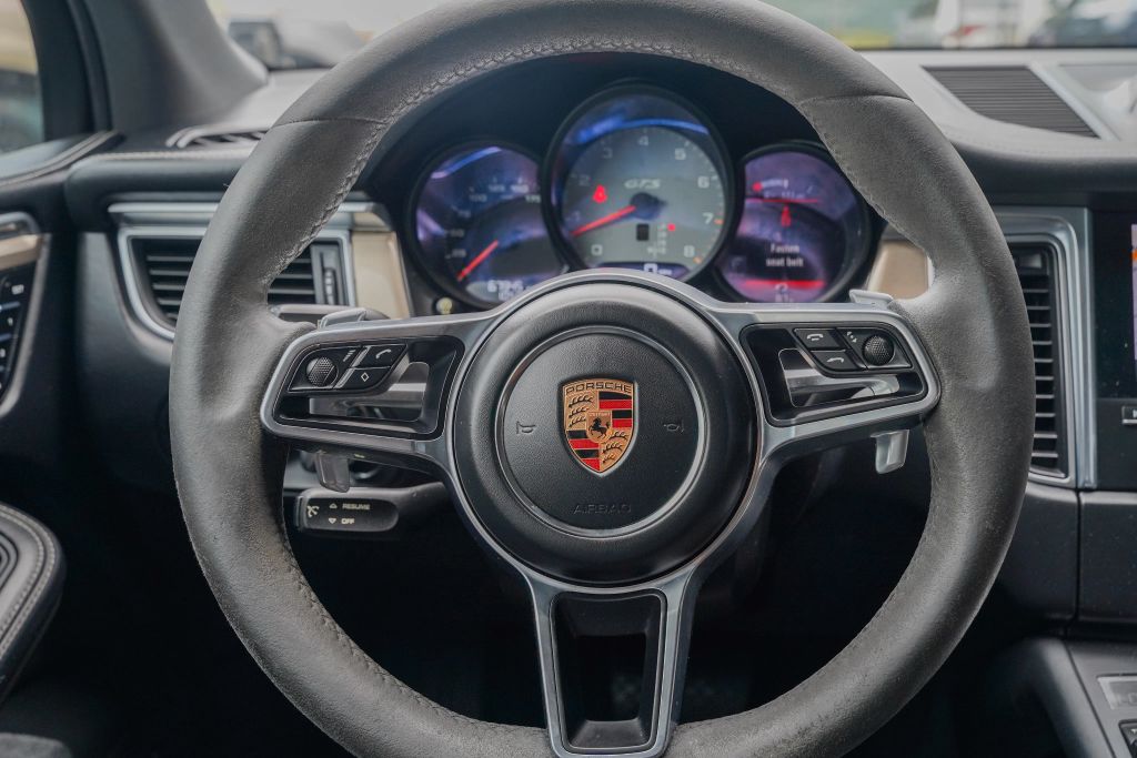 
								2018 Porsche Macan GTS Sport Utility 4D full									