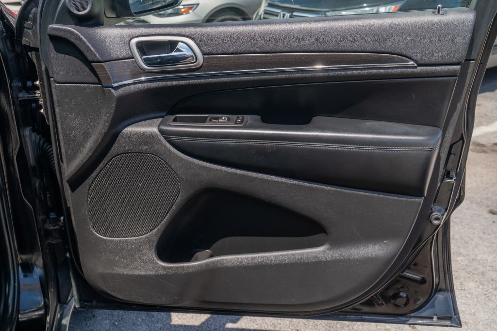 
								2018 Jeep Grand Cherokee Limited Sport Utility 4D full									