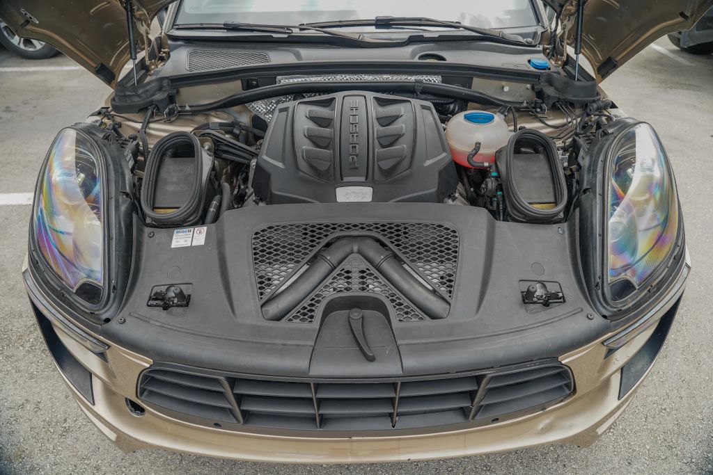 
								2018 Porsche Macan GTS Sport Utility 4D full									