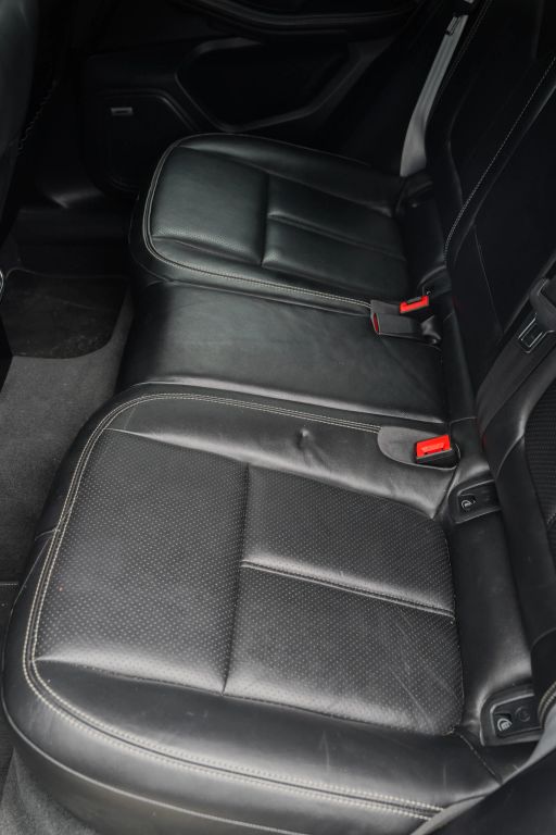 
								2018 Porsche Macan GTS Sport Utility 4D full									