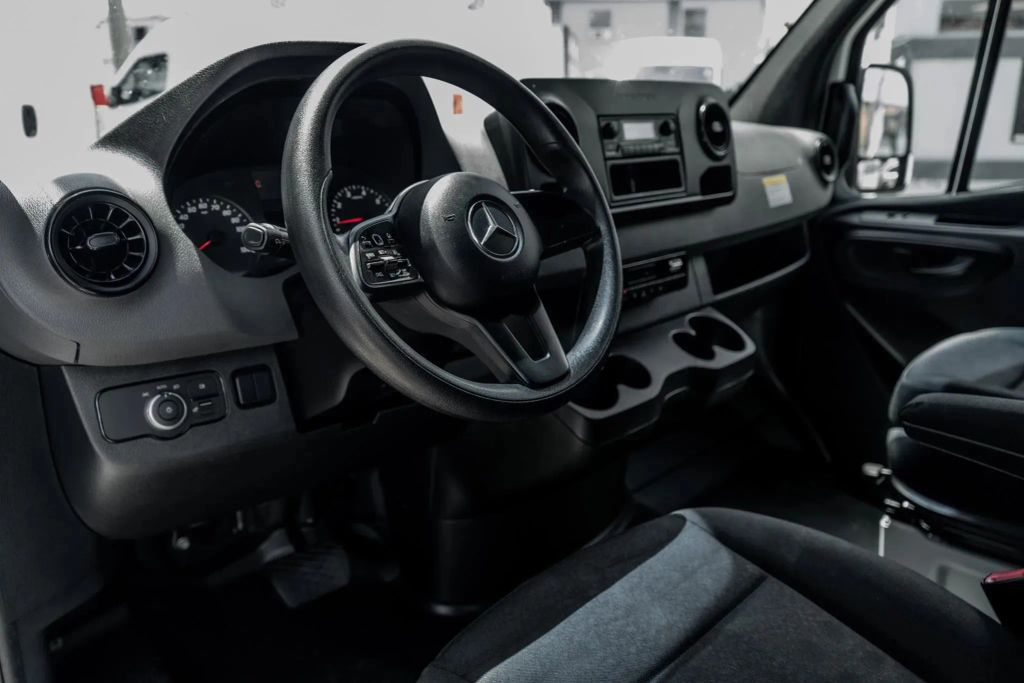 
								2023 Mercedes-Benz Sprinter 2500 Cargo High Roof w/170  WB Van 3D full									