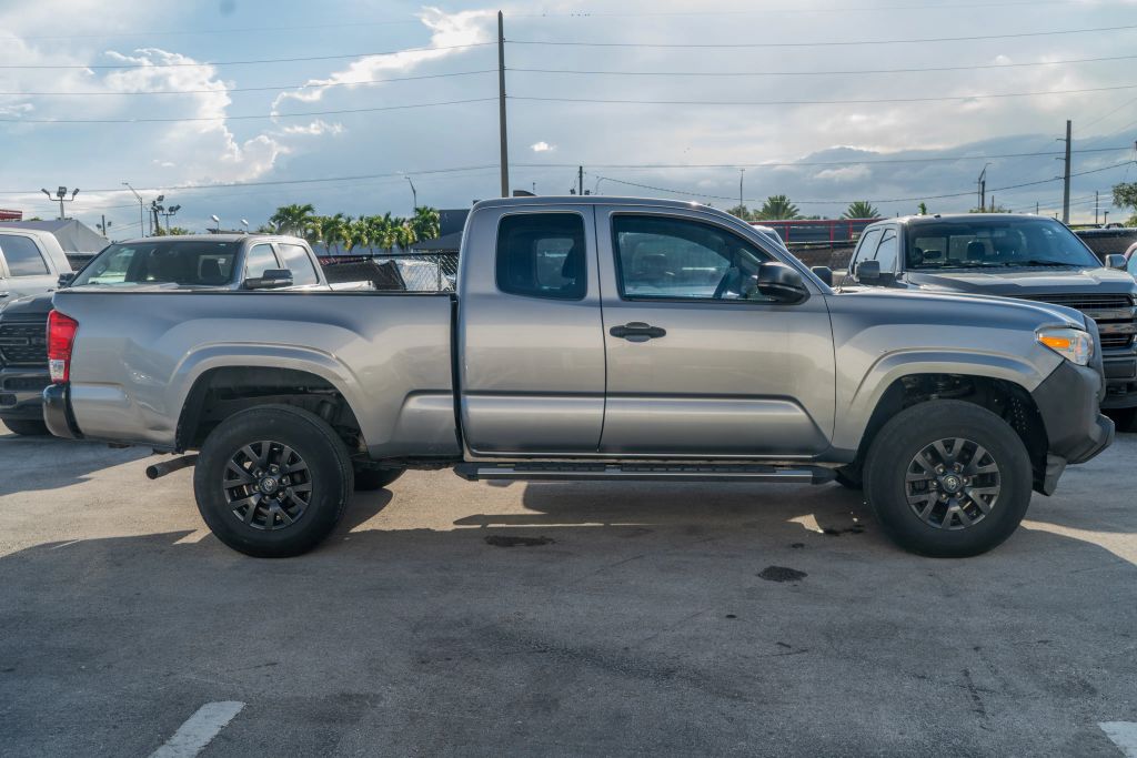 
								2017 Toyota Tacoma Access Cab SR Pickup 4D 6 ft full									