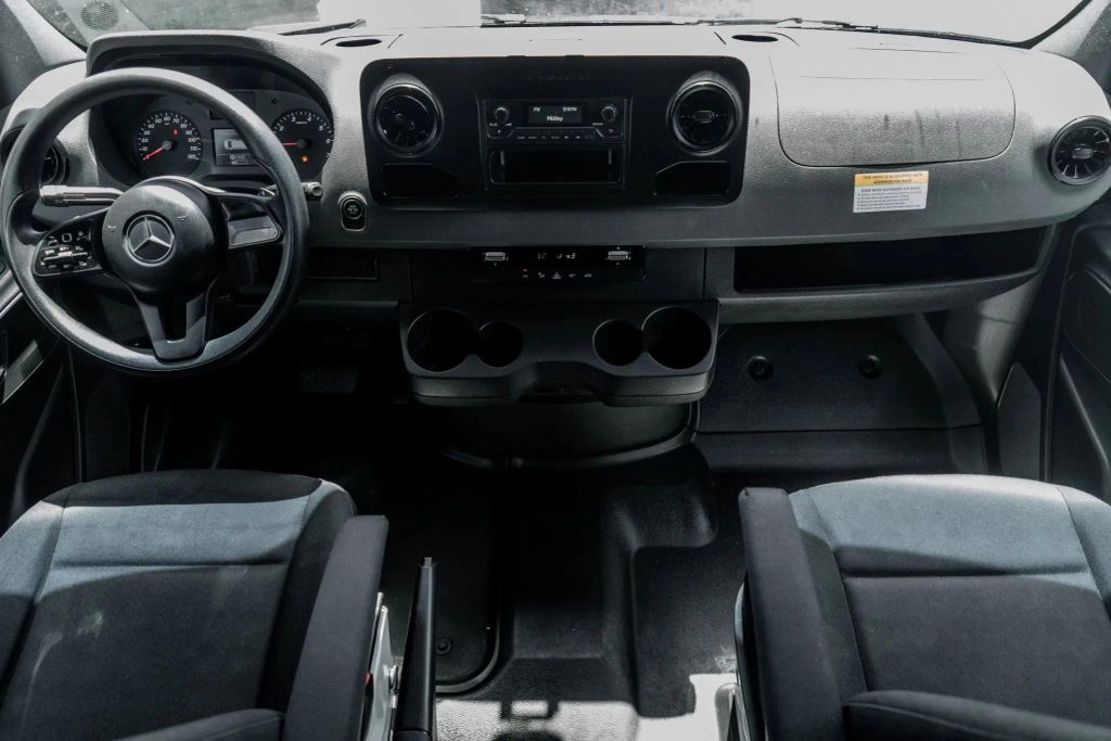 
								2023 Mercedes-Benz Sprinter 2500 Cargo High Roof w/170  WB Van 3D full									