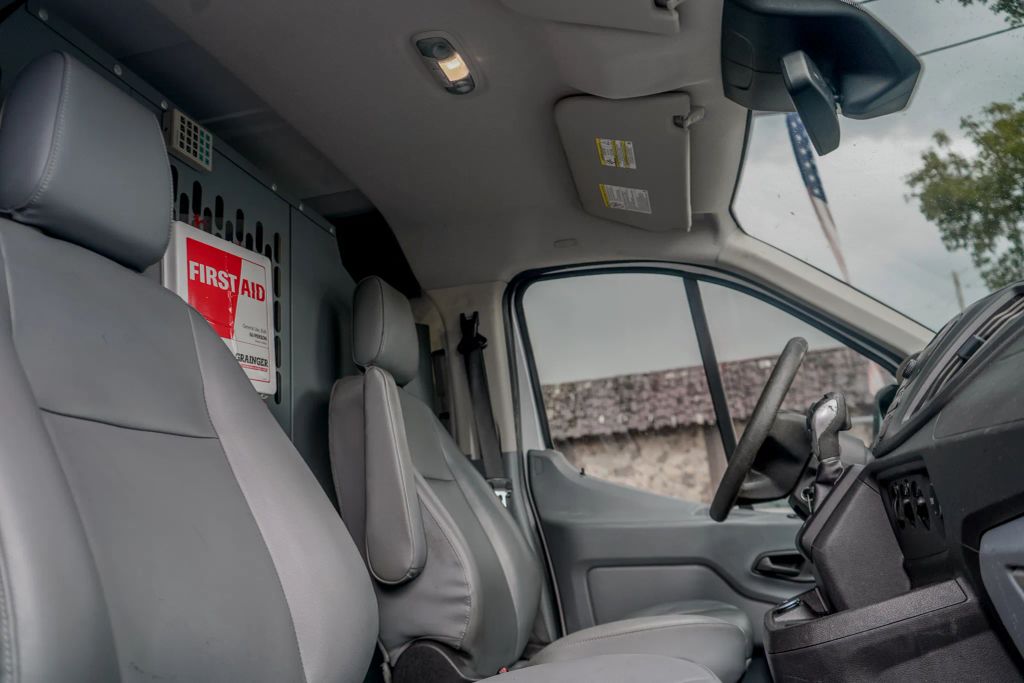 
								2017 Ford Transit 250 Van Low Roof w/60/40 Side Door w/RWB Van 3D full									