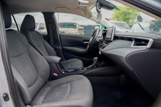 
								2021 Toyota Corolla LE Sedan 4D full									