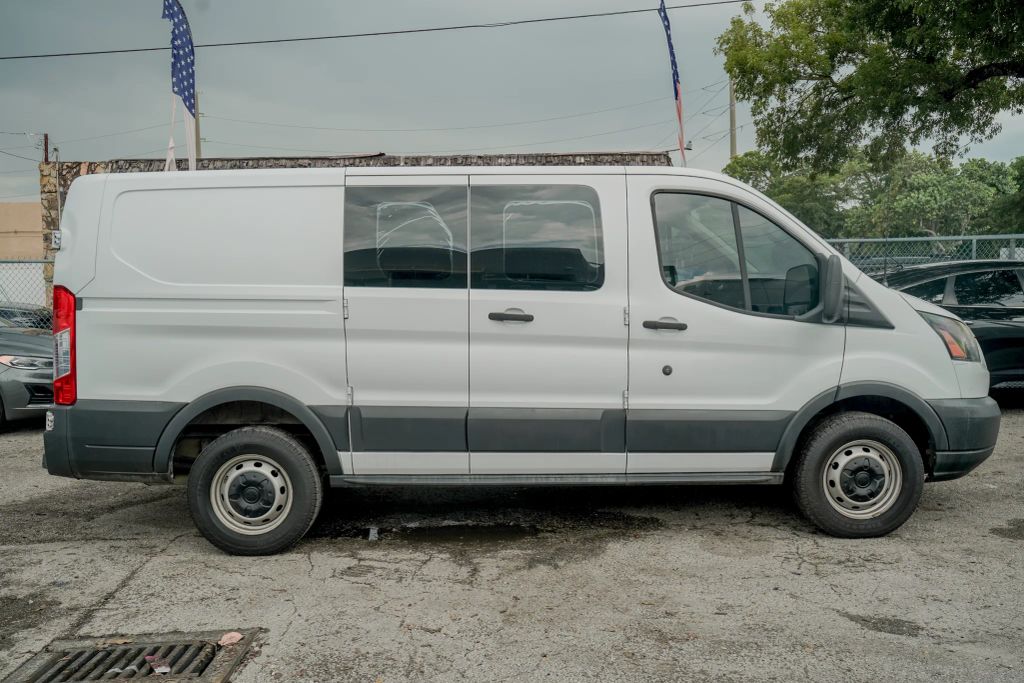 
								2017 Ford Transit 250 Van Low Roof w/60/40 Side Door w/RWB Van 3D full									