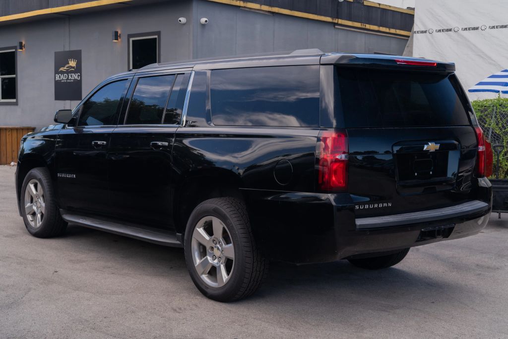 
								2017 Chevrolet Suburban LT Sport Utility 4D full									