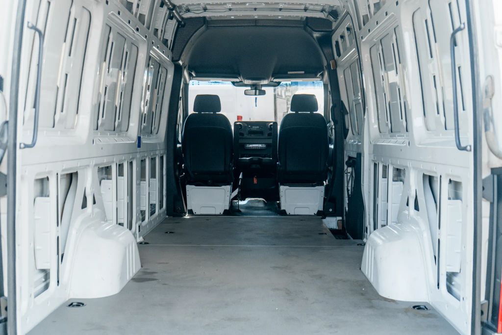 
								2021 Mercedes-Benz Sprinter 2500 Cargo High Roof w/170  WB Van 3D full									