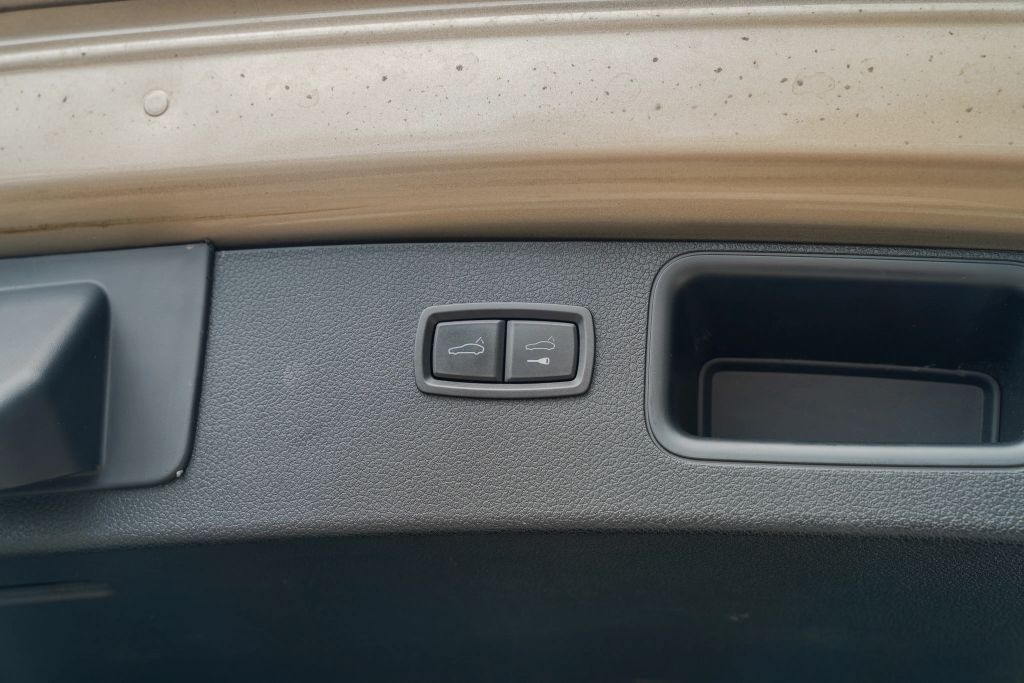 
								2018 Porsche Macan GTS Sport Utility 4D full									