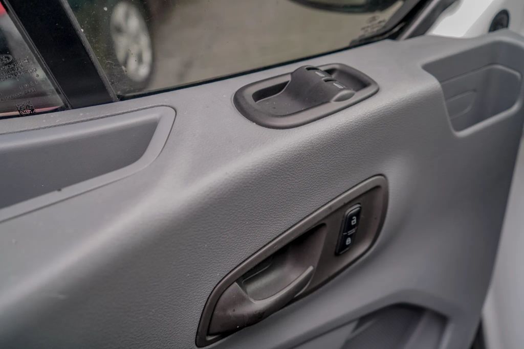 
								2017 Ford Transit 250 Van Low Roof w/60/40 Side Door w/RWB Van 3D full									