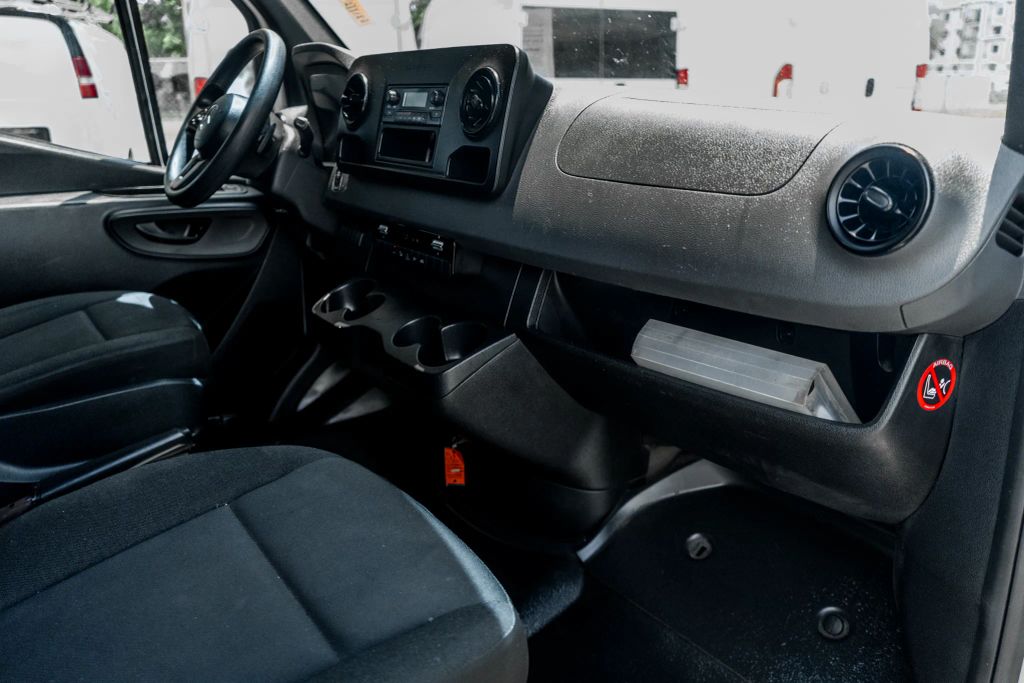 
								2021 Mercedes-Benz Sprinter 2500 Cargo High Roof w/170  WB Van 3D full									