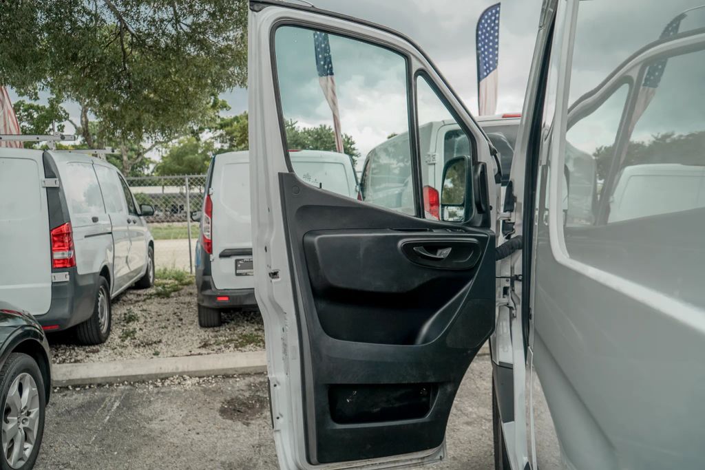 
								2023 Mercedes-Benz Sprinter 2500 Cargo High Roof w/170  WB Van 3D full									